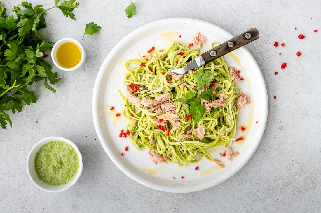Cuketové nudle s omáčkou Mojo Verde