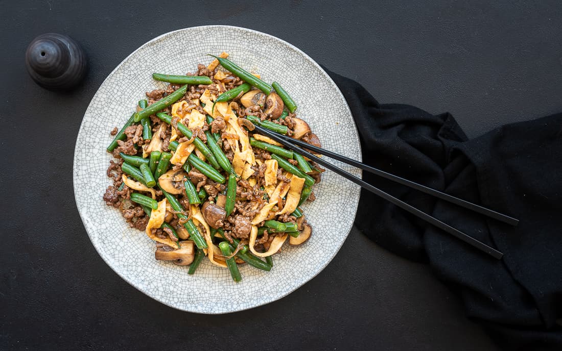Stir-fry s mletým masem a fazolkami