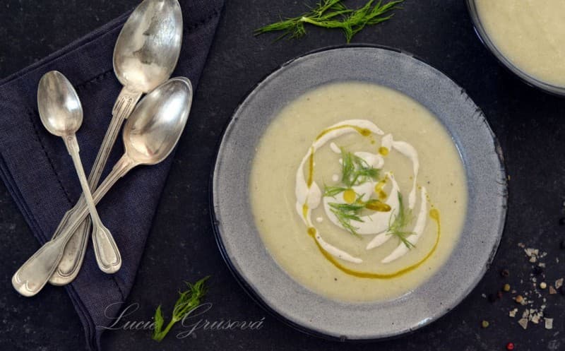 Krémová polévka z pečeného patizonu a fenyklu