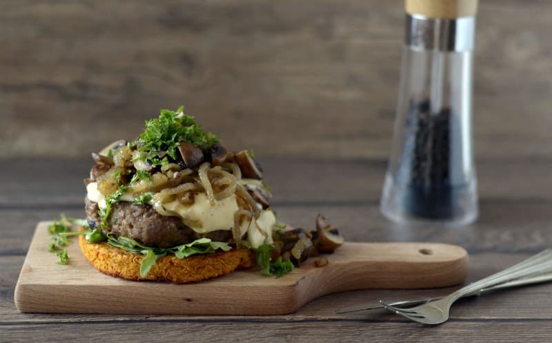 Hovězí burger se žampióny