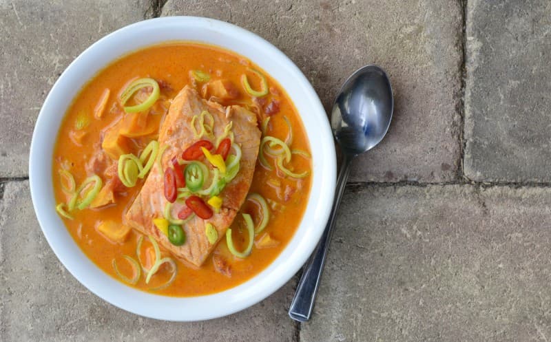 Batátové curry s lososem