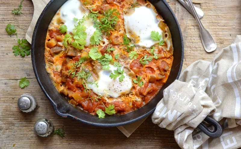 Lilková shakshuka