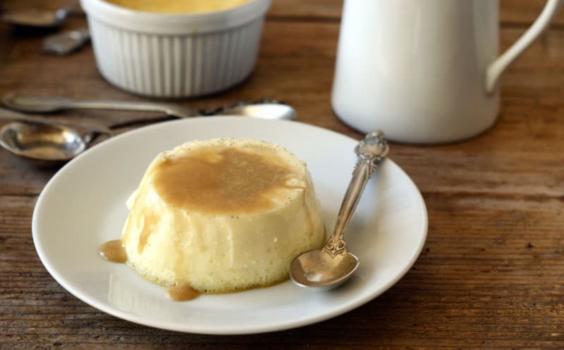 Flan s karamelovým přelivem