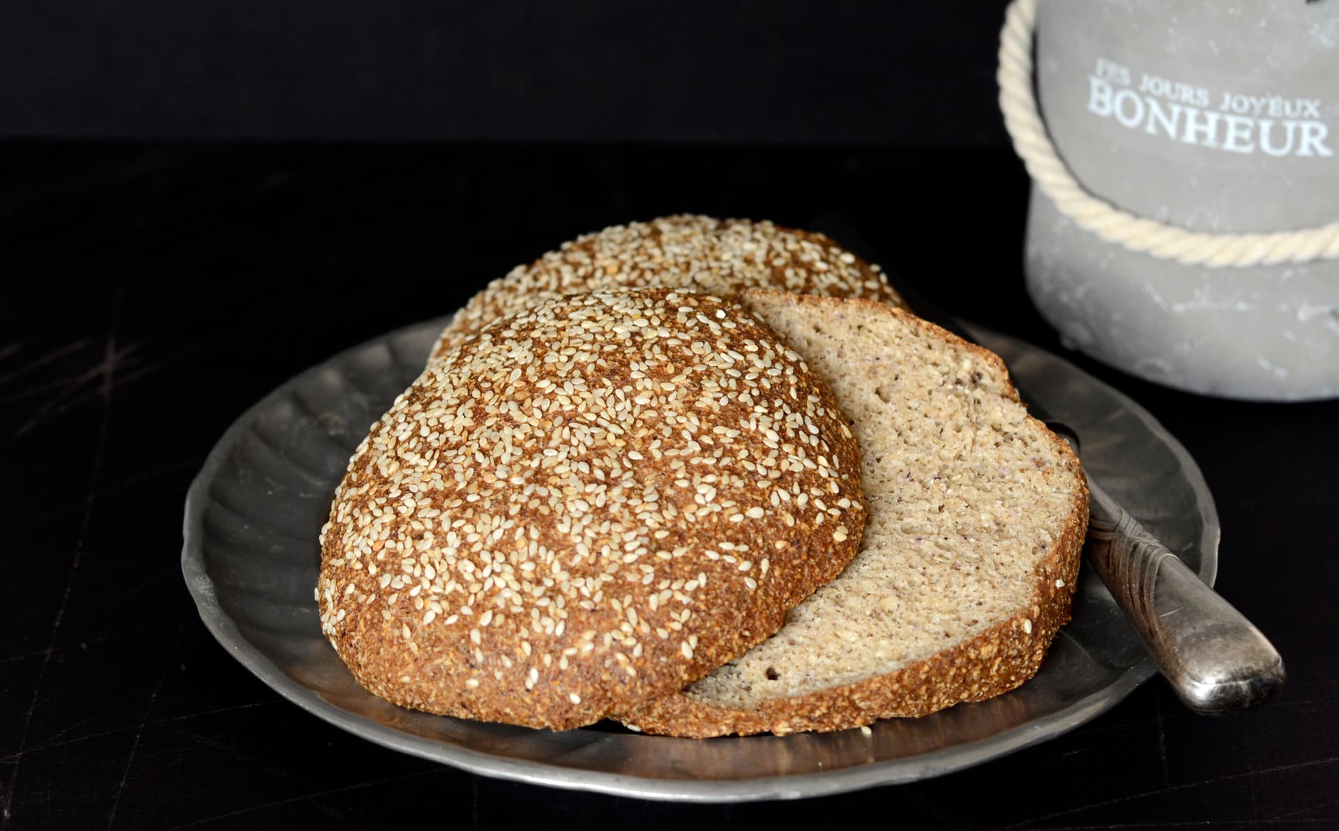 Hamburgerové sezamové housky