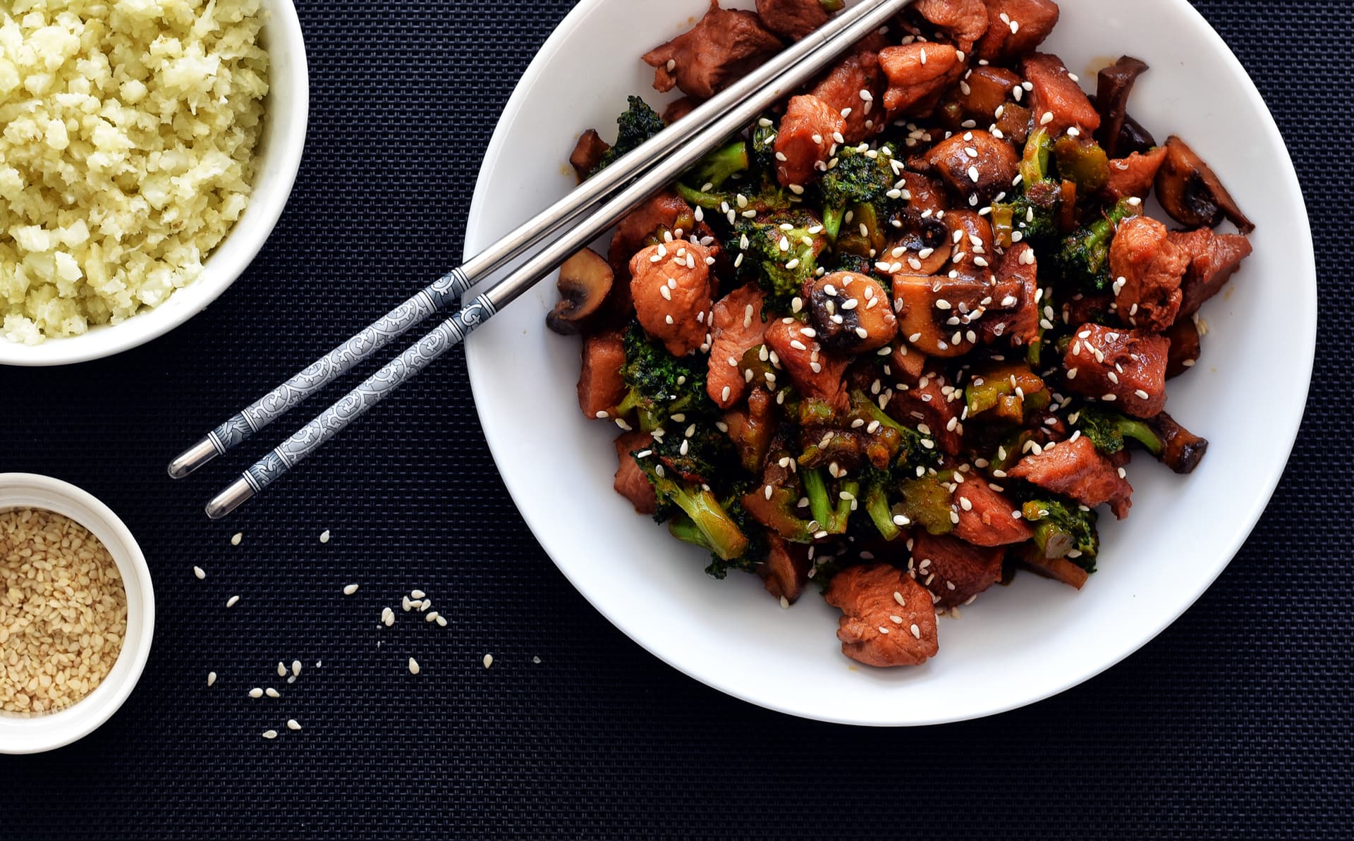 Krůtí stir-fry s brokolicí a žampióny