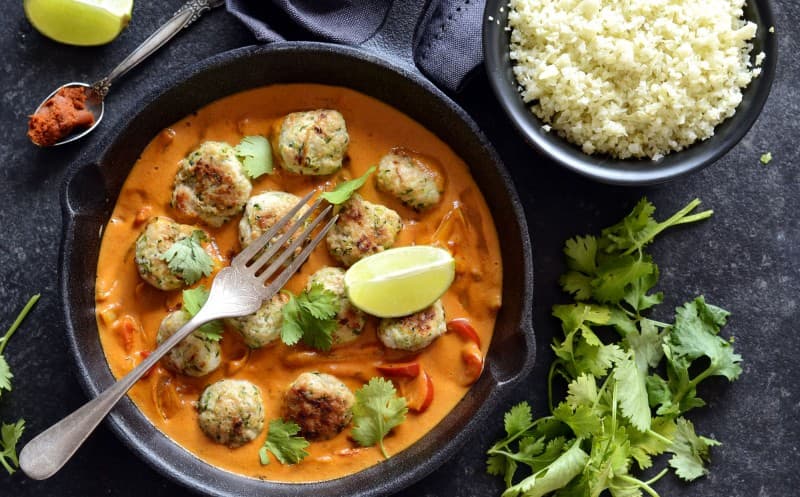 Krůtí kuličky v curry omáčce