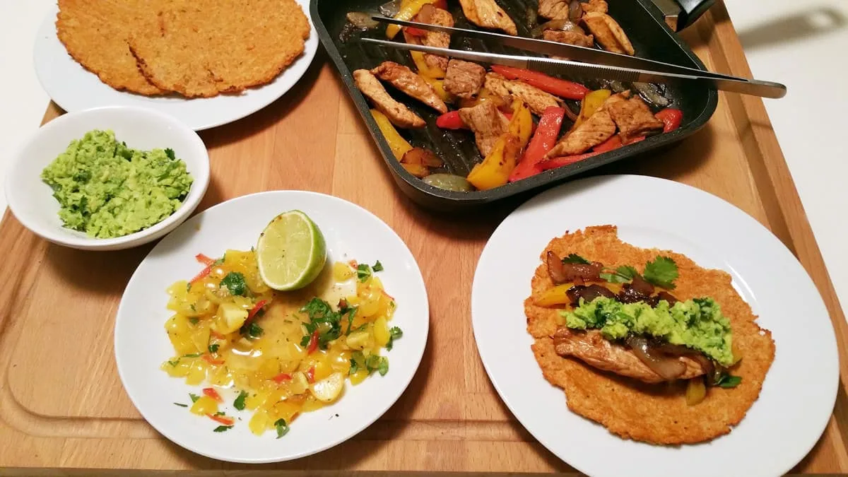 Fajitas s květákovými plackami
