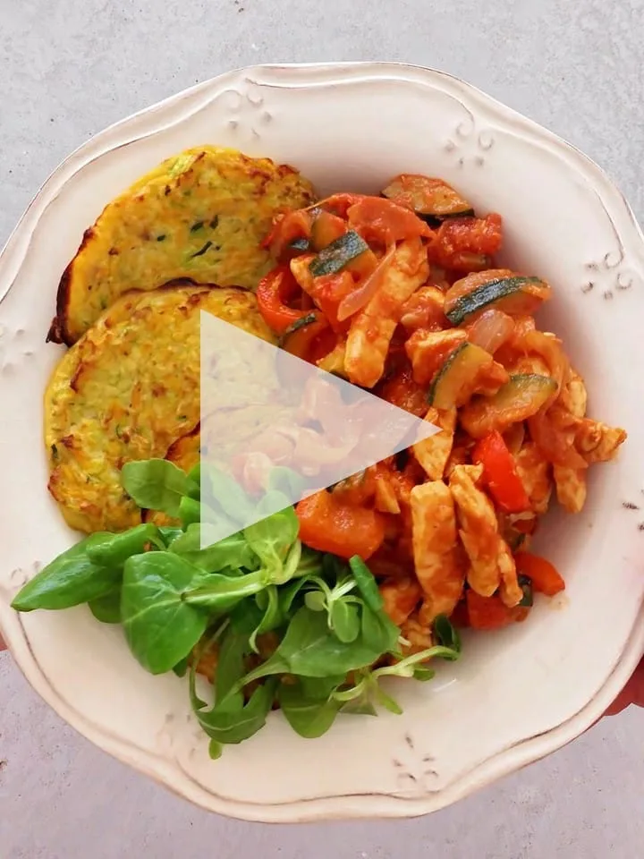 Kuřecí směs (lehce pozměněný tento recept) a dýňové placky