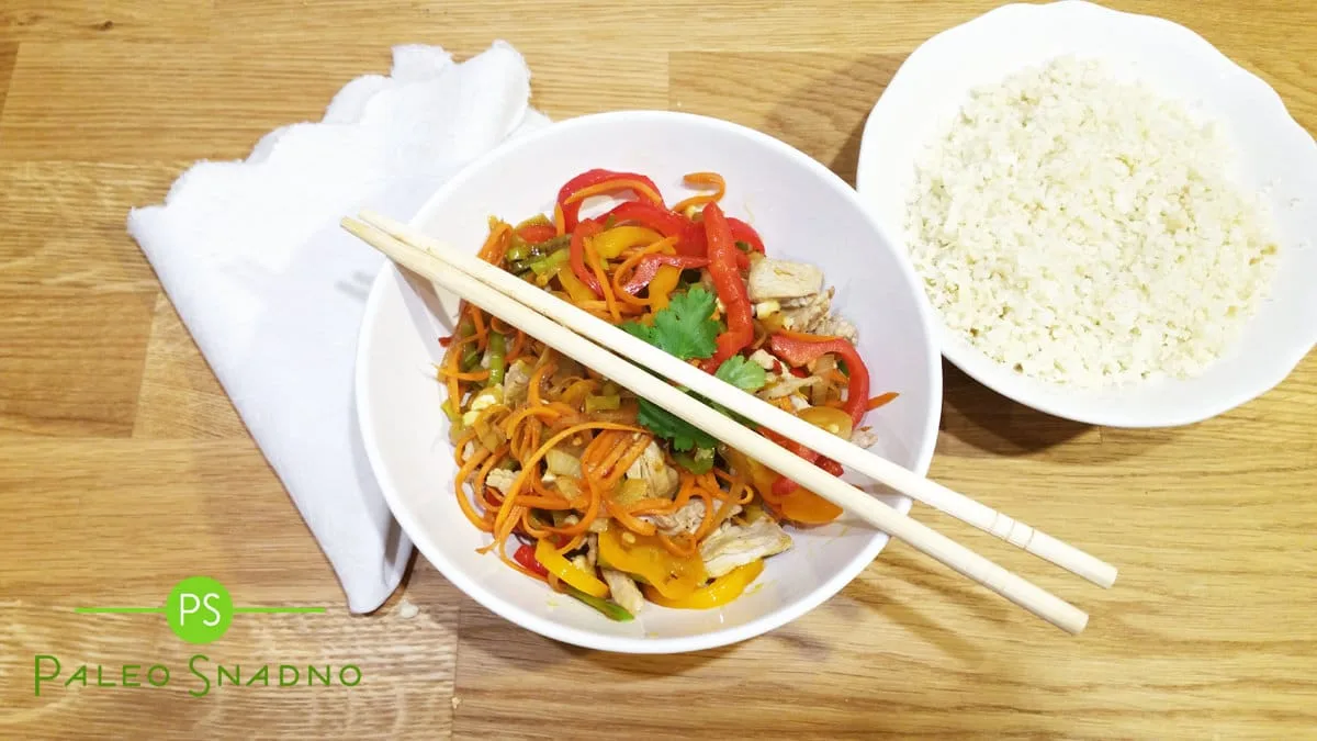 Vepřové stir-fry, květáková rýže