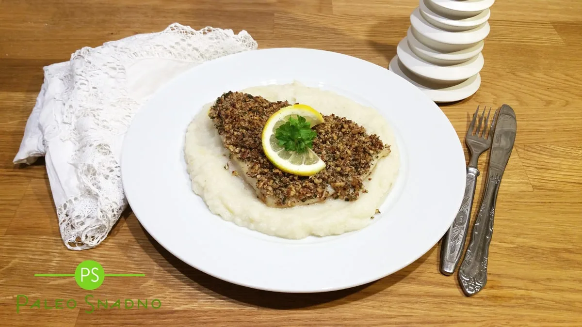 Halibut s bylinkovo-ořechovou krustou, květákové pyré